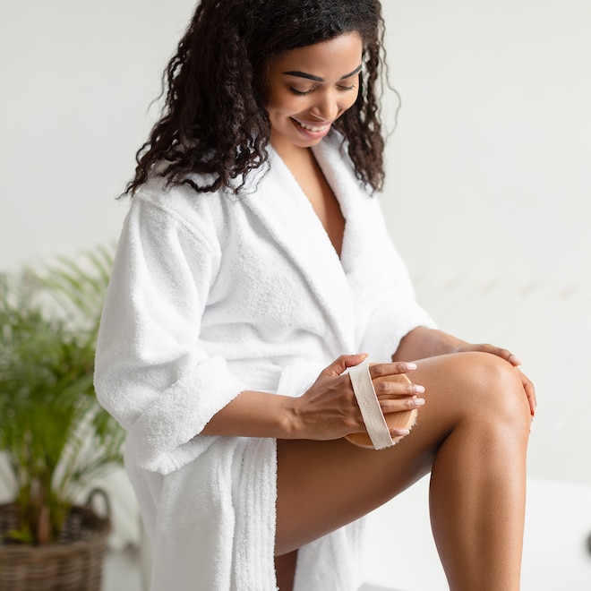 This Dry Brush Has 18,600+ 5-Star Amazon Reviews This Dry Brush Has 18,600+ 5-Star Amazon Reviews